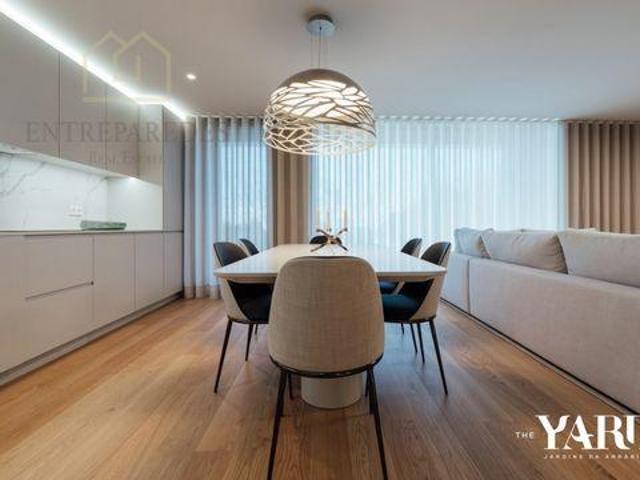 Condo 4 quarto, Vila Nova de Gaia Porto DLS96181109