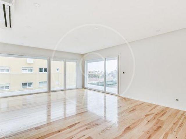 Condo 4 quarto, Cascais Lisboa DLS102721929