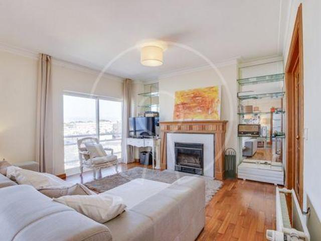 Condo 4 quarto, Cascais Lisboa DLS102722043