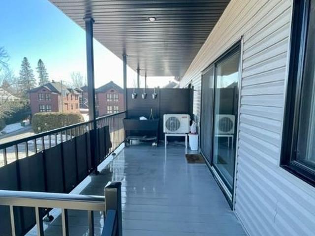 Condo 4 1/2 a louer