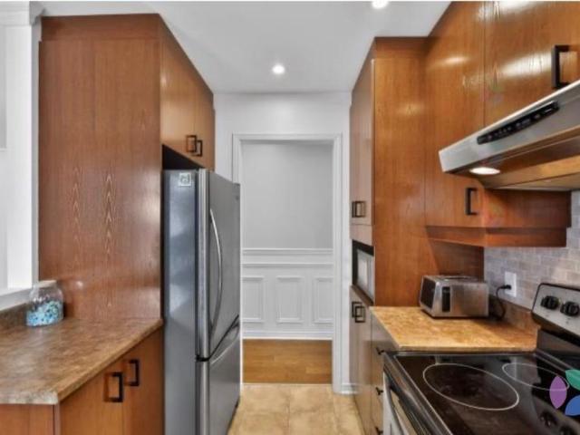 Condo 4 1/2 appliances included !