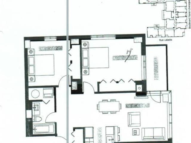 Condo 4 1/2 sur coin au 8 ème étage proche de tous les services