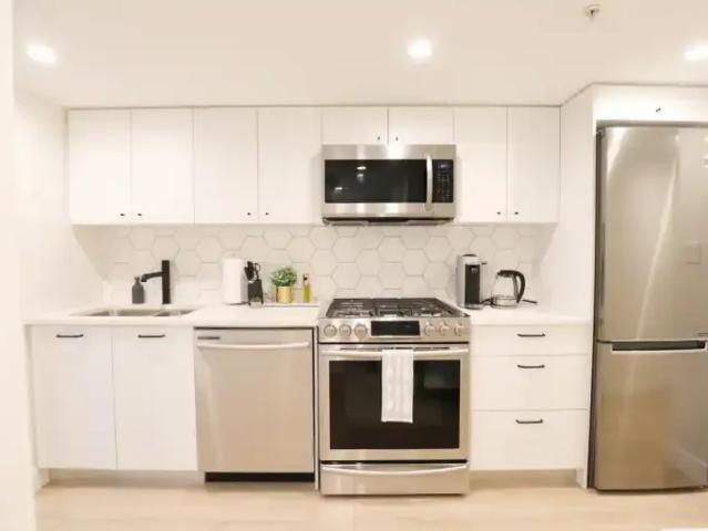 Condo 1 Bedroom For Rent North Vancouver BC 3000 ES103739807