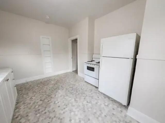 Condo 1 Bedroom For Rent St. Catharines ON 1295 ES102846428