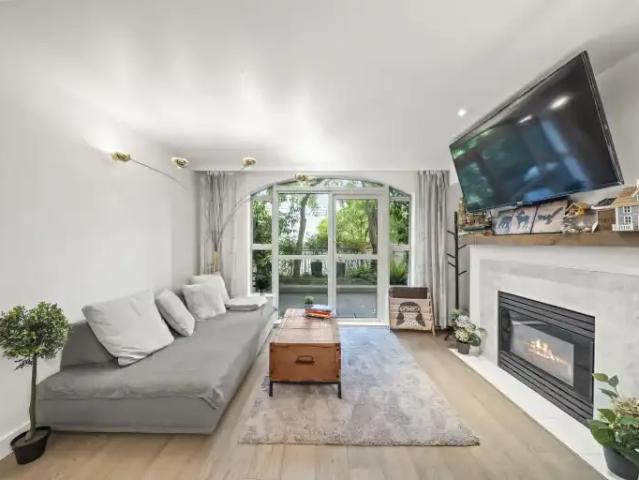 Condo 1 Bedroom For Rent Vancouver BC 2800 ES103119025