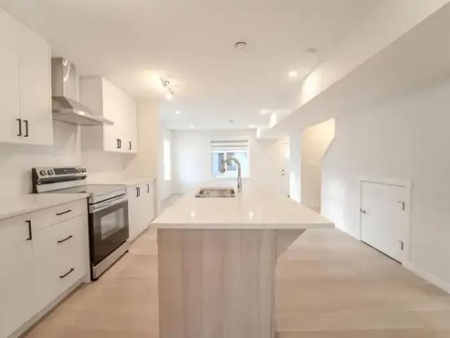 Condo 2 Bedroom For Rent Calgary AB 1549 ELS102394883
