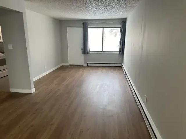 Condo 2 Bedroom For Rent Calgary AB 1695 ES105100700