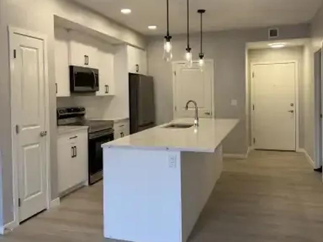 Condo 2 Bedroom For Rent Calgary AB 1850 ELS102339092