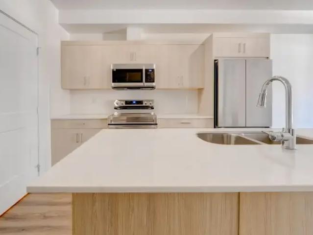 Condo 2 Bedroom For Rent Calgary AB 1850 ELS103030686