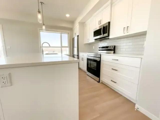 Condo 2 Bedroom For Rent Calgary AB 1900 ELS102701371