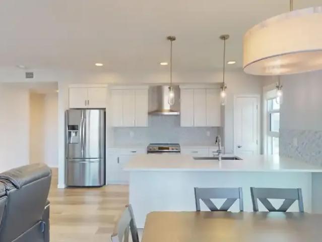 Condo 2 Bedroom For Rent Calgary AB 2000 ES104183022