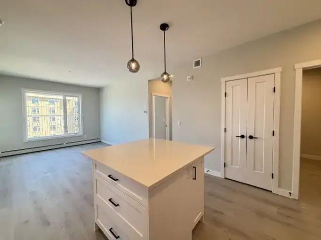 Condo 2 Bedroom For Rent Calgary AB 2000 ES105100710