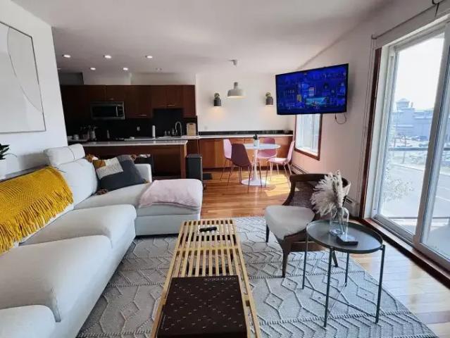 Condo 2 Bedroom For Rent Calgary AB 2100 ES104794643