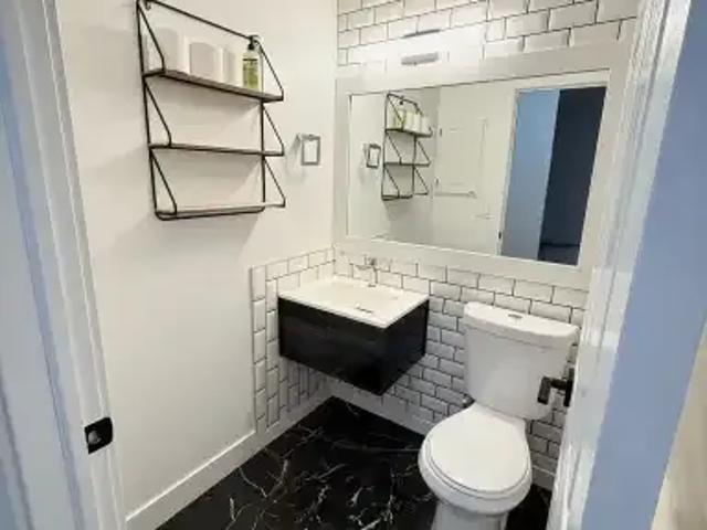 Condo 2 Bedroom For Rent Calgary AB 2300 ES103958668
