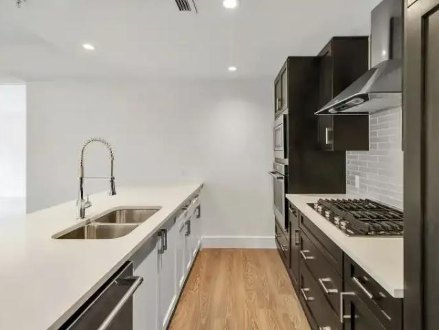 Condo 2 Bedroom For Rent Calgary AB 2600 ELS102629432