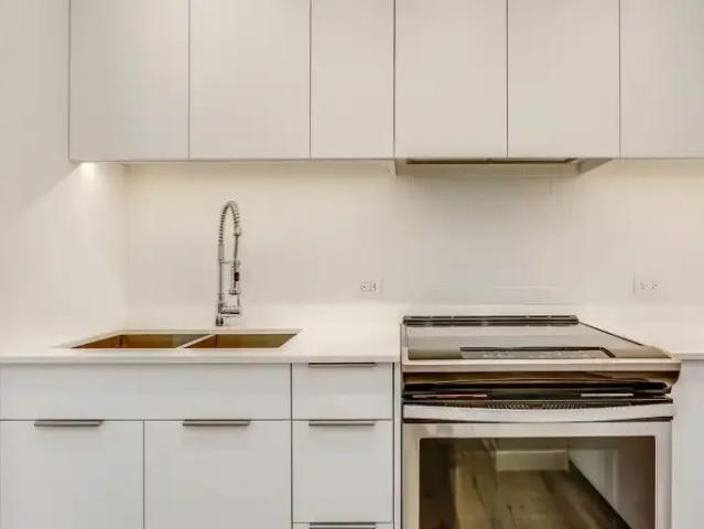 Condo 2 Bedroom For Rent Calgary AB 2950 ELS101948439