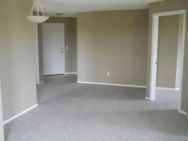 Condo 2 Bedroom For Rent Airdrie AB 1750 ES104401591