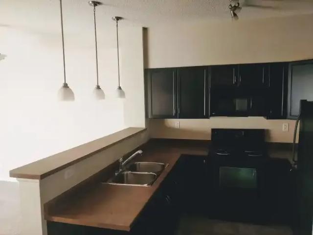 Condo 2 Bedroom For Rent Airdrie AB 1875 ES104985988