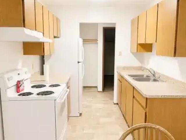 Condo 2 Bedroom For Rent Innisfail AB 1350 ES105326990