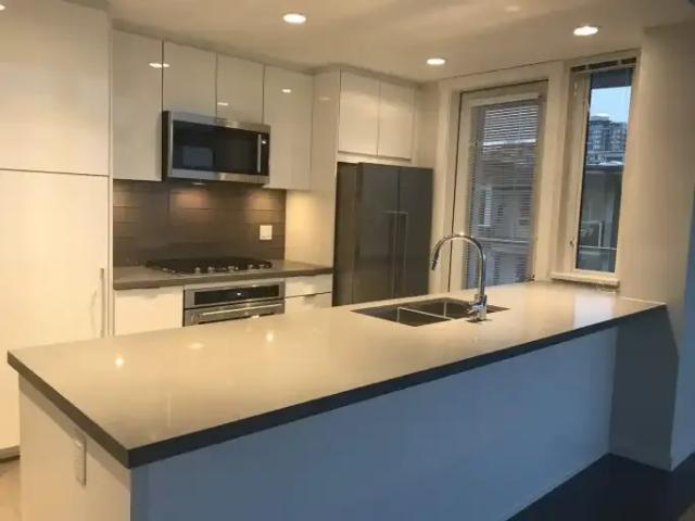 Condo 2 Bedroom For Rent North Vancouver BC 3895 ES102846951
