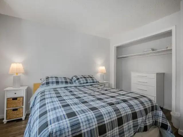 Condo 2 Bedroom For Rent Strathmore AB 1900 ES103090855