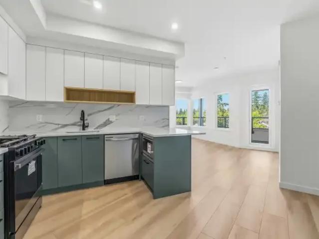 Condo 2 Bedroom For Rent Surrey BC 2300 ES103424617