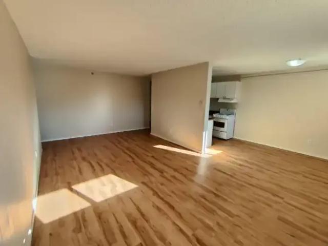 Condo 2 Bedroom For Rent Penticton BC 1595 ELS102846868