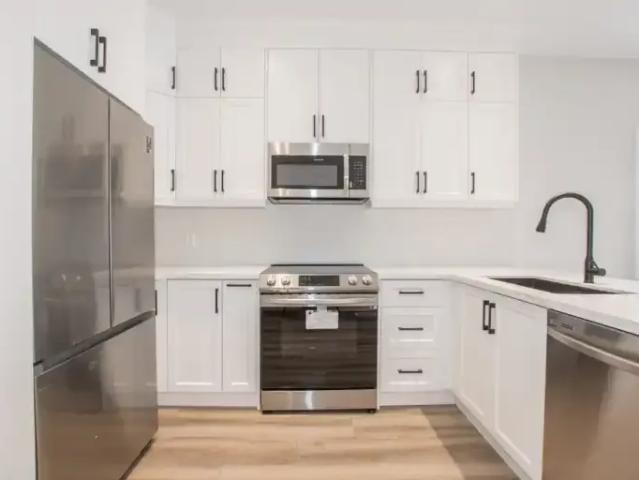 Condo 2 Bedroom For Rent Welland ON 2495 ES102846391