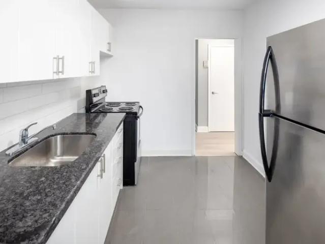 Condo 2 Bedroom For Rent Toronto ON 2495 ES93557973