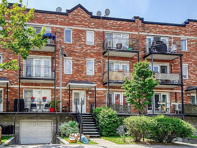 Condo 2 Chambres Avec Garage Coup De Coeur à St michel !