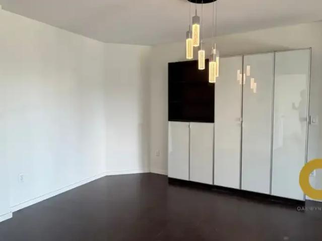 Condo 3 Bedroom For Rent Coquitlam BC 3700 ES104106716