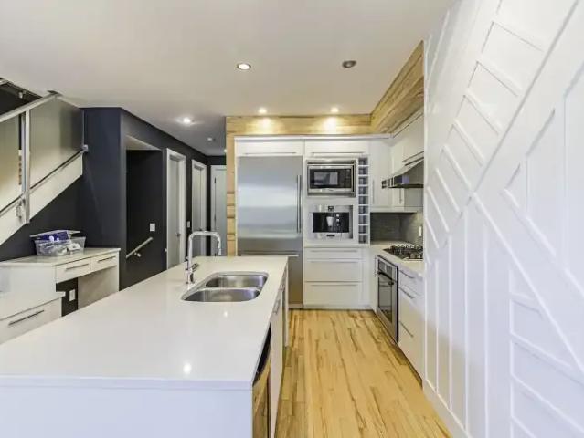 Condo 3 Bedroom For Rent Calgary AB 4600 ELS103090806