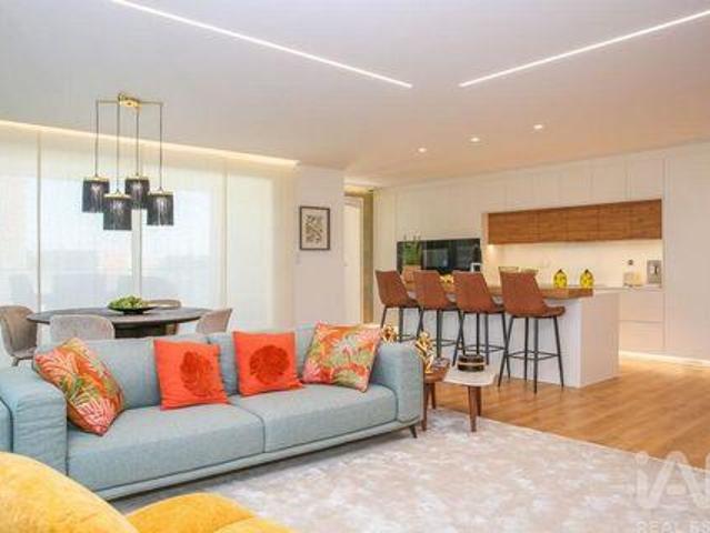 Condo 3 quarto, Vila Franca De Xira Lisboa DLS92028179