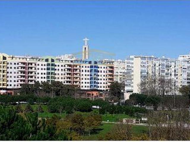 Condo 3 quarto, Almada Setúbal DLS100019951