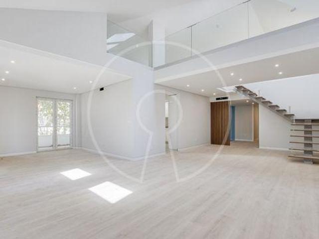 Condo 3 quarto, Cascais Lisboa DLS102721770