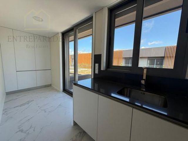 Condo 3 quarto, Espinho Aveiro DLS96333135