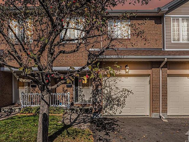Condo Townhouse Backing Onto Centrepointe Park!
