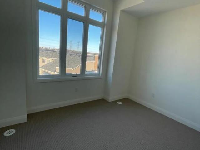 Condo Townhouse For Lease | E9039046