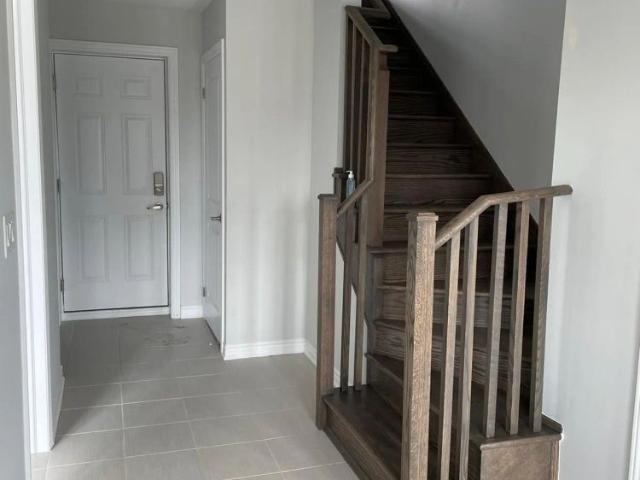 Condo Townhouse For Lease | E9087632