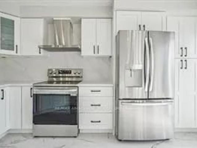 Condo Townhouse For Lease | W9248363