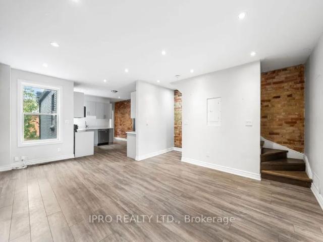 Condo Townhouse For Lease | W9256696