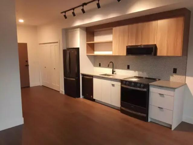 Condo Victoria BC 103338035