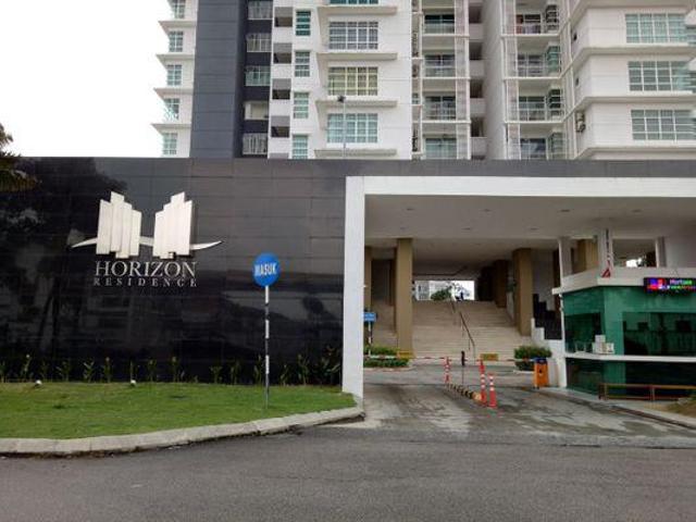 Condo with 2 parkings for rent Horizon Residence bukit indah