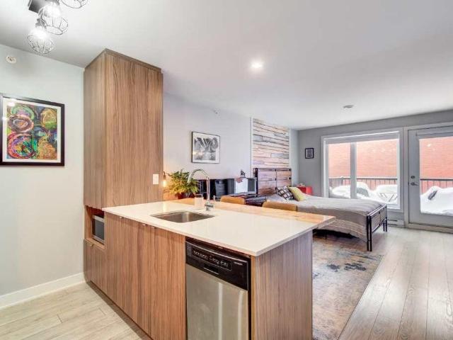 Condo à louer à Ahuntsic!