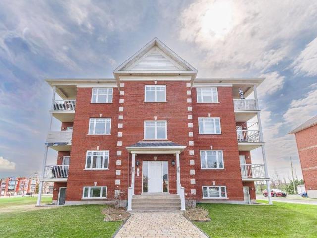 Condo à louer Candiac