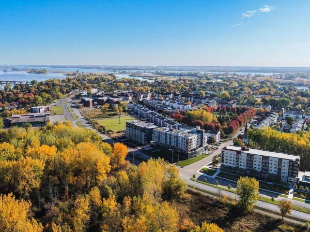 Condo à Louer 15770, rue Sherbrooke Est, Rivière des Prairies/Pointe aux Trembles Montréal 10 photos | Logis Québec