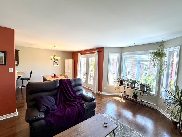 Condo à Louer 15852 rue Victoria, Rivière des Prairies/Pointe aux Trembles Montréal 15 photos | Logis Québec