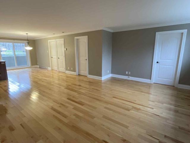 Condo à Louer 274,rue william, Farnham 18 photos | Logis Québec