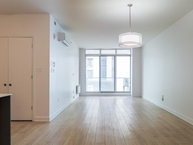 Condo à Louer 2980 Boul. St Martin O, Chomedey Laval 17 photos | Logis Québec
