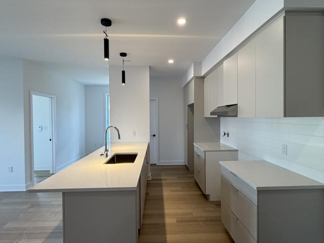 Condo à Louer 4090 Boulevard Sainte Rose, Sainte Rose Laval 12 photos | Logis Québec